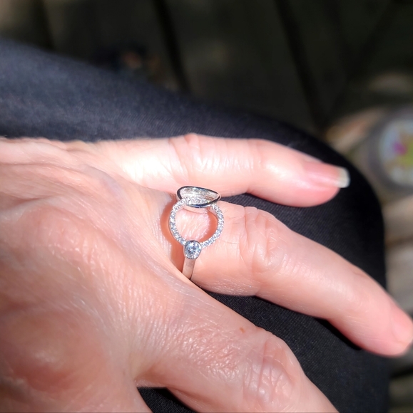 2 entwined circles engagement ring sz 6.5 - Picture 5 of 9